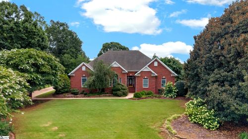 143 W Woodglen Rd, Spartanburg, SC, 29301-5334 | Card Image