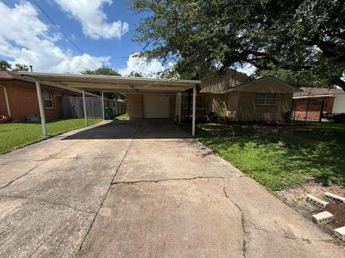 402 Dunwick Ln, Pasadena, TX, 77502-4528 | Card Image