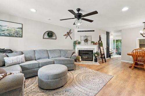 38 Walnut Cir, Merrimack, NH, 03054-2661 | Card Image