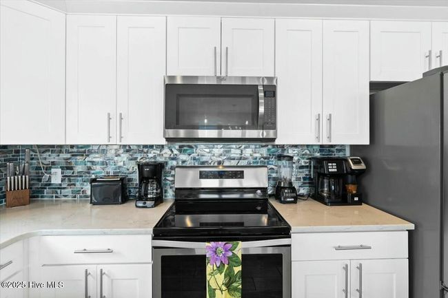 447 E Fourth St, House other with 6 bedrooms, 7 bathrooms and null parking in Ocean Isle Beach NC | Image 19