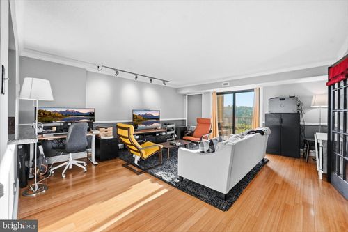 1002-200 N Pickett St, ALEXANDRIA, VA, 22304-2117 | Card Image