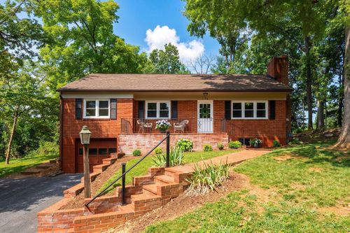 104 Greenwood Rd, Staunton, VA, 24401-1836 | Card Image