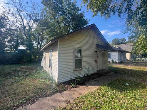 1603 Mansfield St, Winfield, KS, 67156-4821 | Card Image