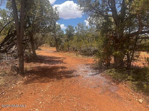 32941 W Montecito Ln, Seligman, AZ, 86337 | Card Image