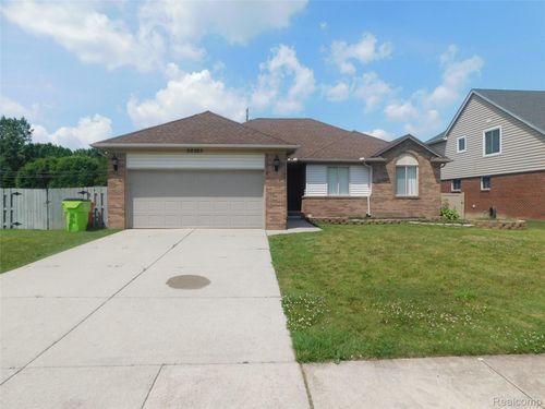 52025 Hickory Dr, Chesterfield, MI, 48047-4560 | Card Image
