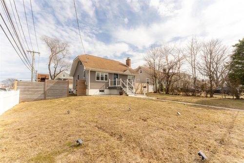 3281 3rd St, Oceanside, NY, 11572-5107 | Card Image