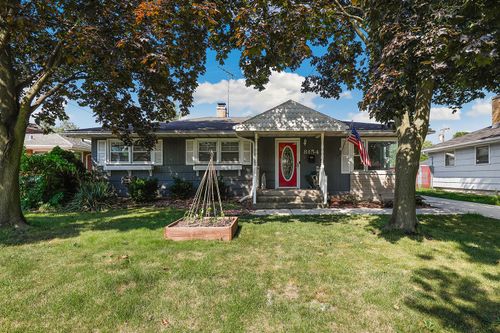 8154 Kooy Dr, Munster, IN, 46321-1342 | Card Image