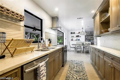 387 S Heathwood Dr, Marco Island, FL, 34145-5058 | Card Image
