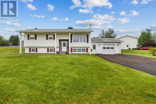 8 Oakland Drive, Charlottetown, PE, C1C1P3 | Card Image