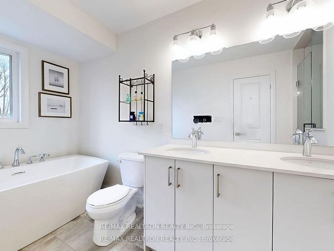 10 Shatner Trnabt, House attached with 3 bedrooms, 4 bathrooms and 1 parking in Vaughan ON | Image 13
