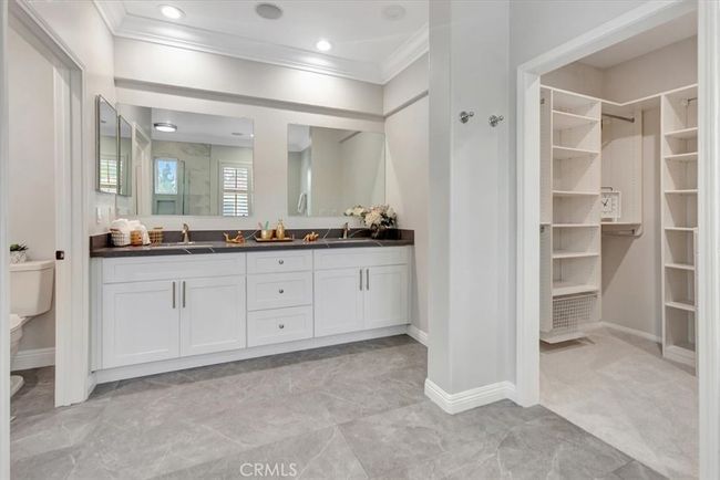 Master Bathroom with his and her sink. | Image 12