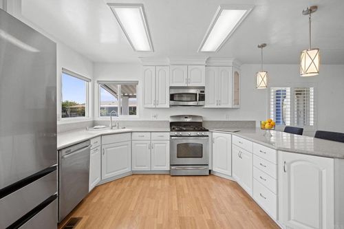 3502 Don Carlos Dr, Carlsbad, CA, 92010-3909 | Card Image