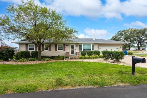125 W Orphed St, Blue Grass, IA, 52726-9722 | Card Image