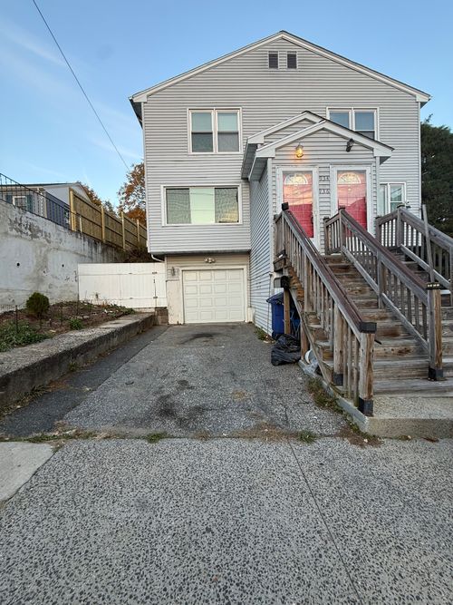 936 Lindley St, Bridgeport, CT, 06606-4723 | Card Image