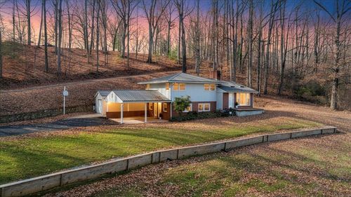 4151 Givens Rd, Salem, VA, 24153-1911 | Card Image