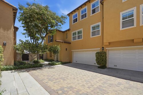 27016 Pebble Beach Dr, Valencia, CA, 91381-0668 | Card Image