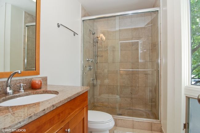 APT-6201 - 2131 Larrabee St, Home with 2 bedrooms, 2 bathrooms and 1 parking in CHICAGO IL | Image 6