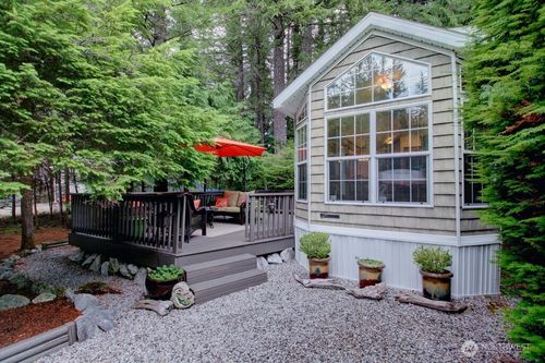 108 Christmas Tree Dr, Deming, WA, 98244 | Card Image