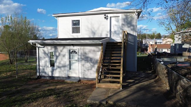 307 2 Nd St, House other with 4 bedrooms, 2 bathrooms and null parking in SHENANDOAH VA | Image 12