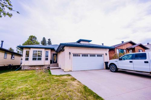 301 3 St Ne, Slave Lake, AB, T0G2A2 | Card Image