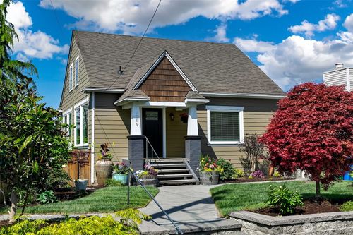 9545 2nd Ave Nw, Seattle, WA, 98117-2014 | Card Image