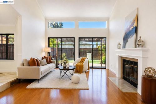 4433 Valley Ave, Pleasanton, CA, 94566-5585 | Card Image