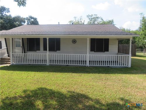 110 Sandra St, Edna, TX, 77957-2145 | Card Image