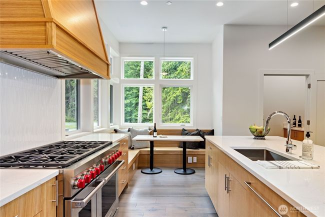 6050 Chorus Frog St Ne, House other with 4 bedrooms, 5 bathrooms and 2 parking in Bainbridge Island WA | Image 13