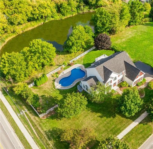 2 Hamilton Rd, Fairport, NY, 14450-9798 | Card Image