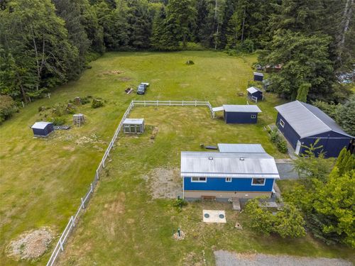 429 Community Rd, Sayward, BC, V0P1R0 | Card Image