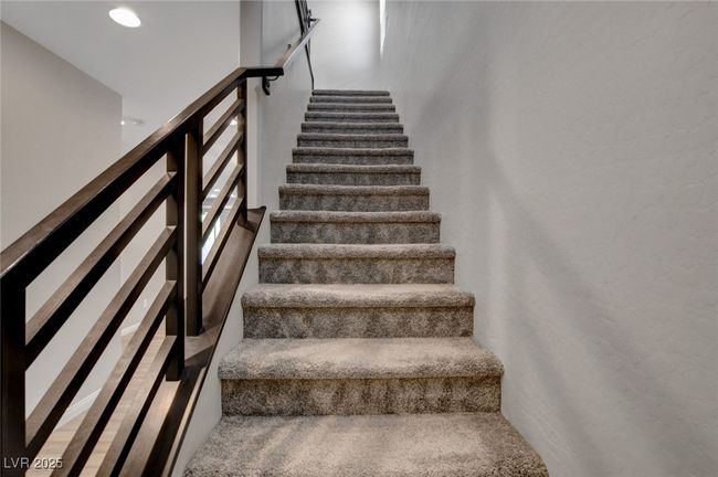 Stairway with recessed lighting | Image 24