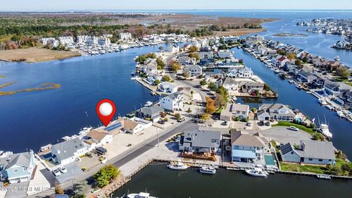 658 Fairview Ln, Forked River, NJ, 08731-4952 | Card Image