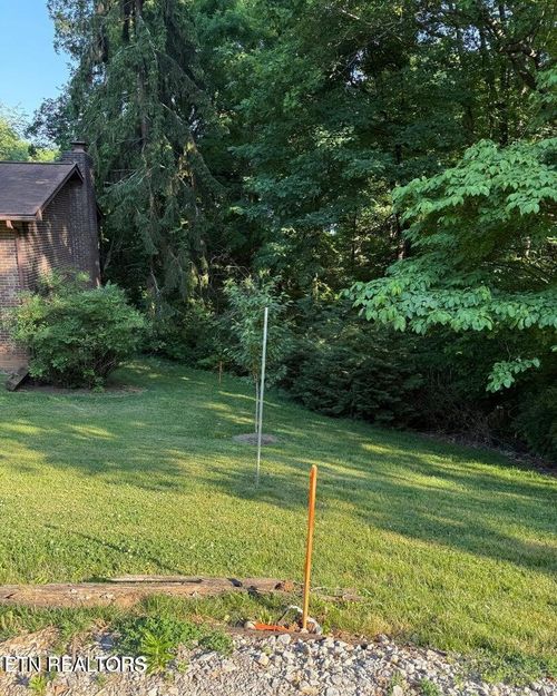 5016 Ridgemont Dr, Knoxville, TN, 37918-4525 | Card Image