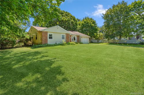 837 Old Medford Ave, Medford, NY, 11763-3529 | Card Image