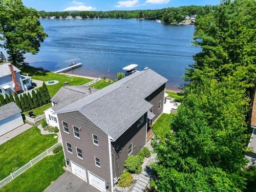 6 Iroquois Dr, Southwick, MA, 01077-9632 | Card Image
