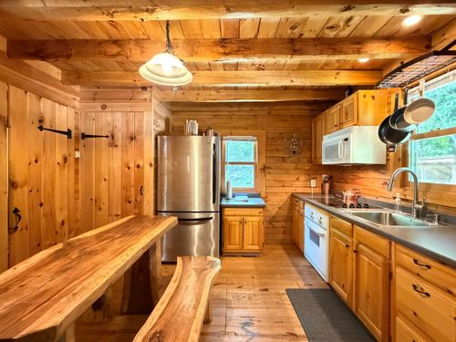 11 Beard Ln, Grafton, NH, 03240-3200 | Card Image