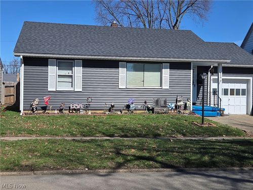 808 Kenilworth Ave, Coshocton, OH, 43812-2340 | Card Image