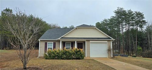 125 Delia Run, Madison, NC, 27025-8348 | Card Image