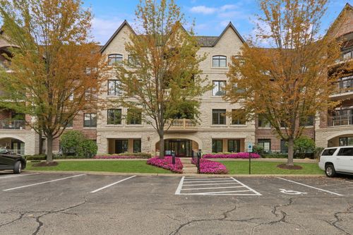 apt-110-1800 Amberley Ct, Lake Forest, IL, 60045-1057 | Card Image