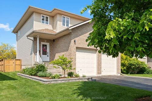 174 Speers Blvd, Amherstview, ON, K7N1Y7 | Card Image