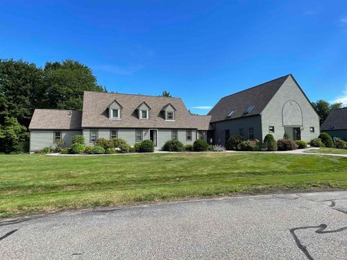 68 Montrose Drive, Stratham, NH, 03885 | Card Image