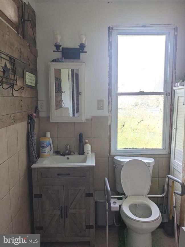 207 N Keystone St, House other with 4 bedrooms, 2 bathrooms and null parking in MUIR PA | Image 10