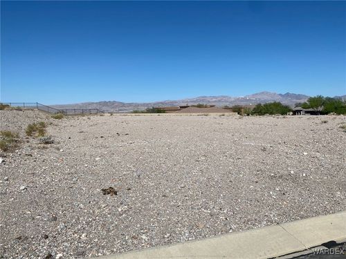 1391 Pioneer Trl, Bullhead City, AZ, 86429-1113 | Card Image