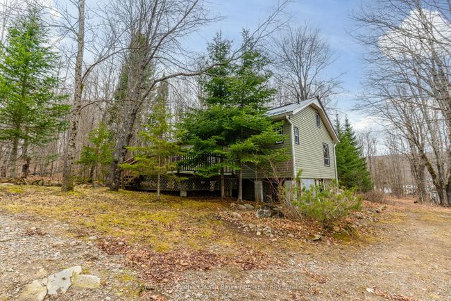 1071 Crabbe Lane, House other with 2 bedrooms, 1 bathrooms and 8 parking in Haliburton ON | Image 37