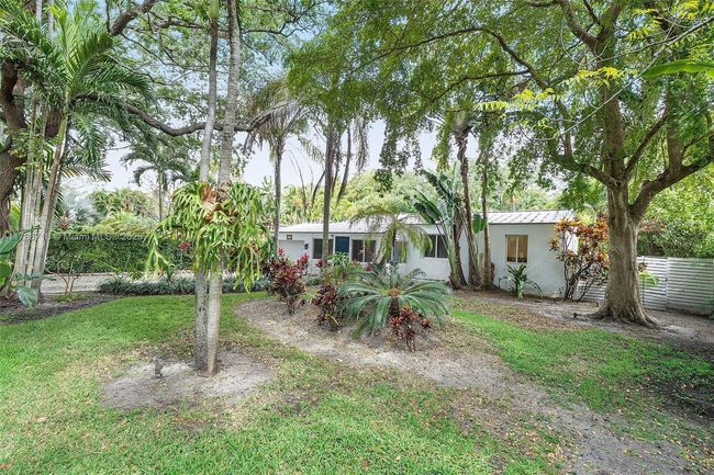 1055 Ne 120 Th St, House other with 4 bedrooms, 2 bathrooms and null parking in Biscayne Park FL | Image 4
