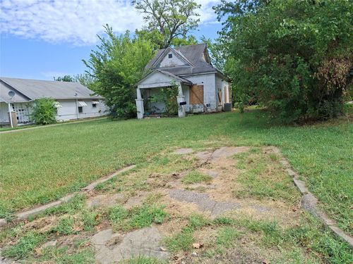 1109 E Broadway St, Cushing, OK, 74023-3511 | Card Image