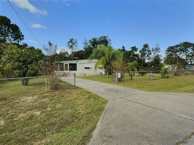 18451 Se 20 Th Place, House other with 2 bedrooms, 2 bathrooms and null parking in Silver Springs FL | Image 1