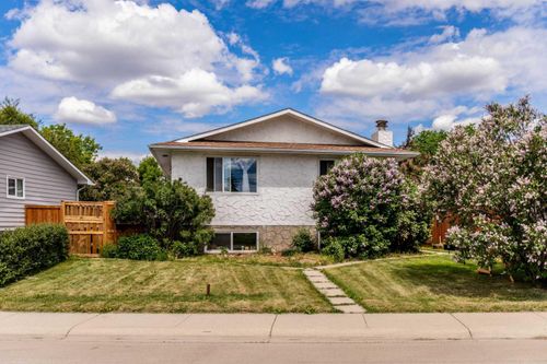 4307 Dovercrest Dr Se, Calgary, AB, T2B1X6 | Card Image