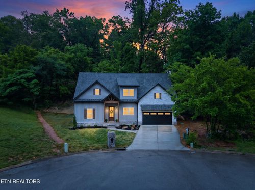 8545 Knoll Pines Lane, Powell, TN, 37849 | Card Image