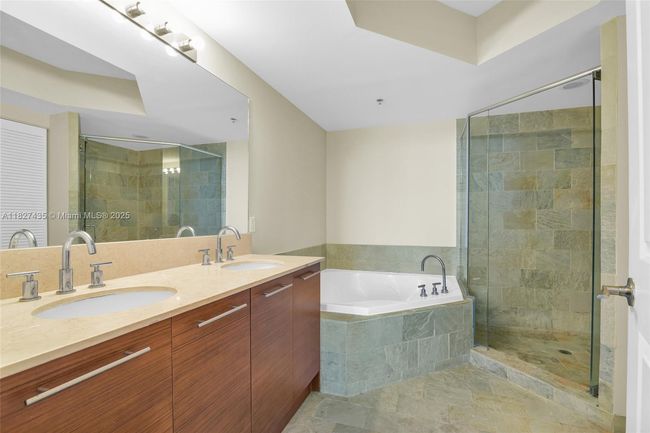APT-1903S - 2681 N Flamingo Rd, Condo with 2 bedrooms, 2 bathrooms and null parking in Sunrise FL | Image 28